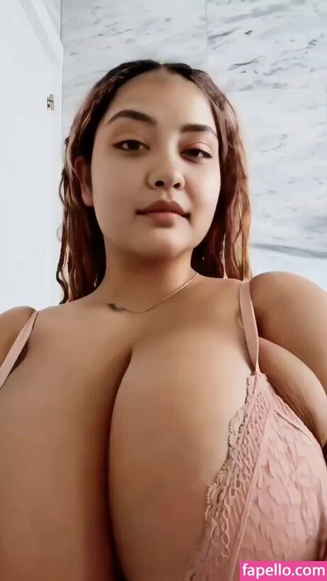Naakte gelekte OnlyFans-foto van Bhawana1914