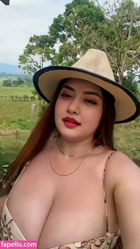 Foto di nudo di fuga di OnlyFans di Bhawana1914