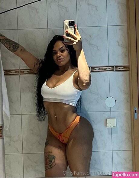 Naken läckt OnlyFans-bild av Brazilianbeautye