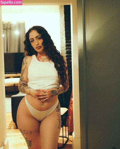Naakte gelekte OnlyFans-foto van Kissofvogue