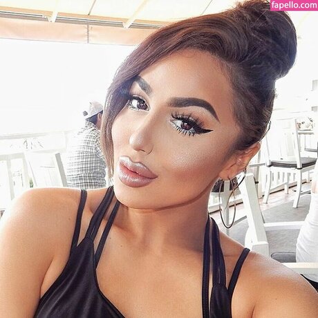 Naakte gelekte OnlyFans-foto van Itslademi
