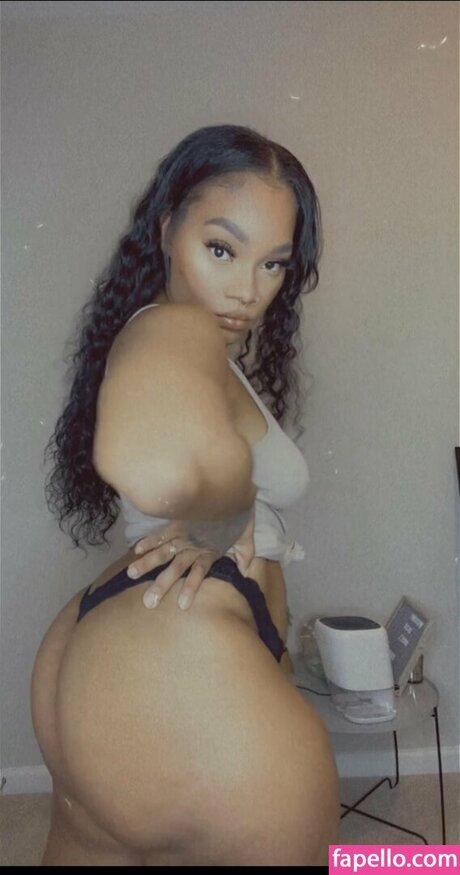 Naken läckt OnlyFans-bild av Sietesfavorite