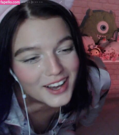 Lalipinkcheeks