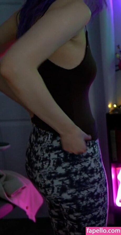 Nahá fotka uniklých OnlyFans od Rayactions