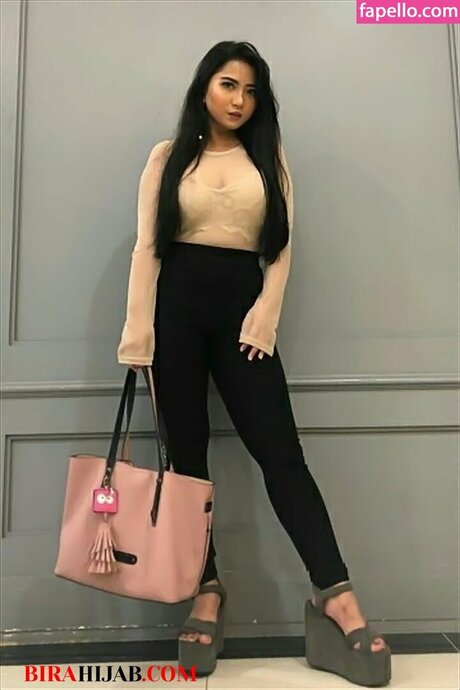 Zizi Wong