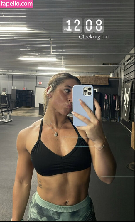 Naken läckt OnlyFans-bild av Kaitlinnkfit