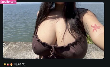 Nacktes geleaktes OnlyFans-Foto von Mitzina Larino