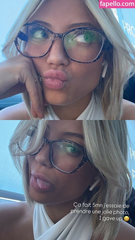 Nahá fotka uniklých OnlyFans od Helloiris