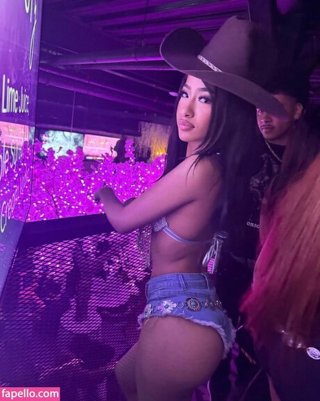 Nacktes geleaktes OnlyFans-Foto von Aya Tanjali