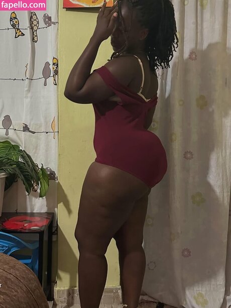 Обнаженная фотография утечки OnlyFans от Edna Anjela