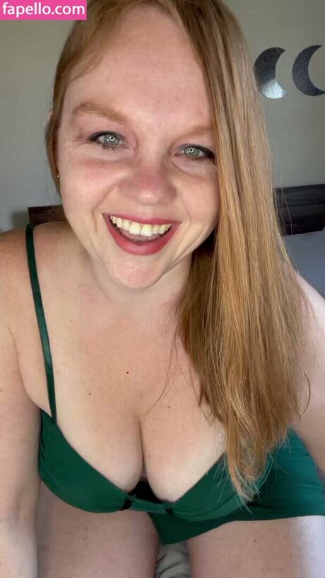 Naken läckt OnlyFans-bild av Emmber Rosalyn