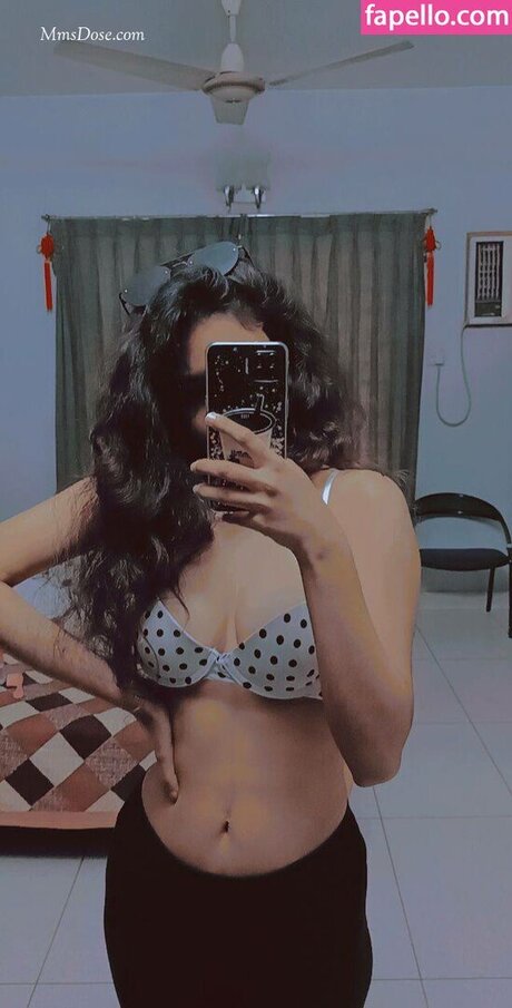 Reya Ghosh OnlyFansリークヌード写真