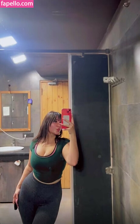 Foto desnuda filtrada de OnlyFans de Nishi Tanwar