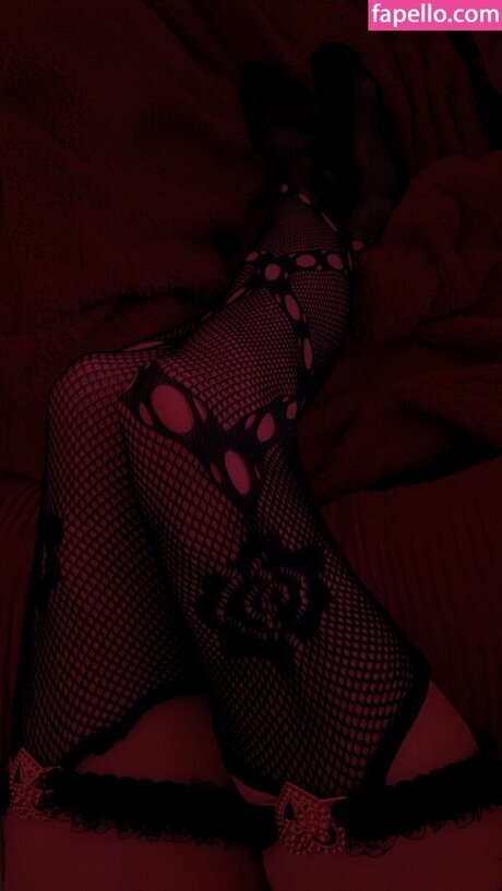 Alasti lekkinud OnlyFans-i pilt Sm0ltiddym0thgf