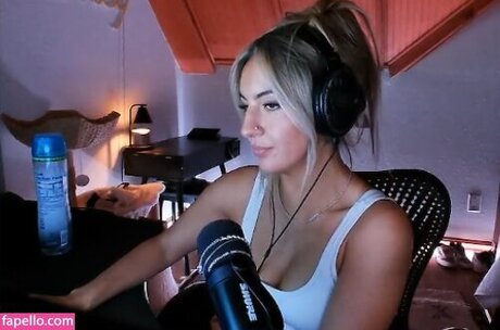 Nahá fotka uniklých OnlyFans od Honeyxxo