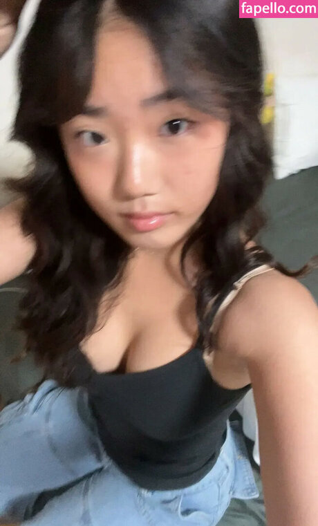 Naken lekkede OnlyFans-bilde av Jinyasmr