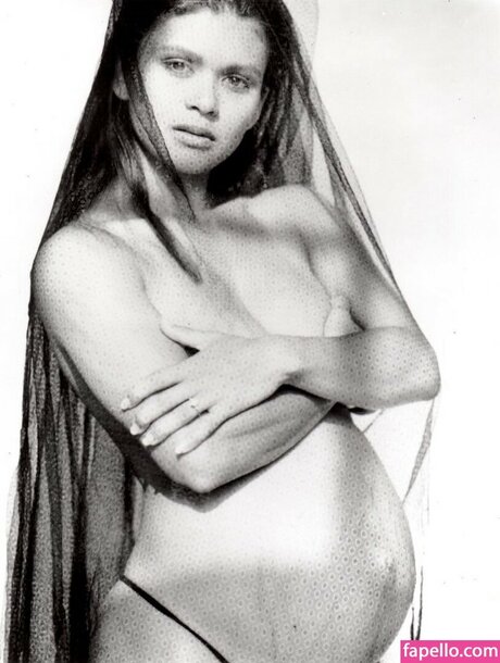 Alaston vuotanut OnlyFans-kuva Nia Peeples