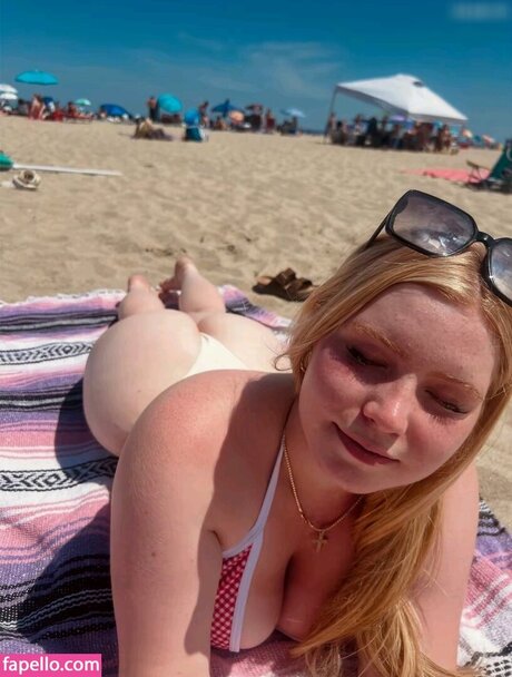 Naken läckt OnlyFans-bild av Sadie Stone