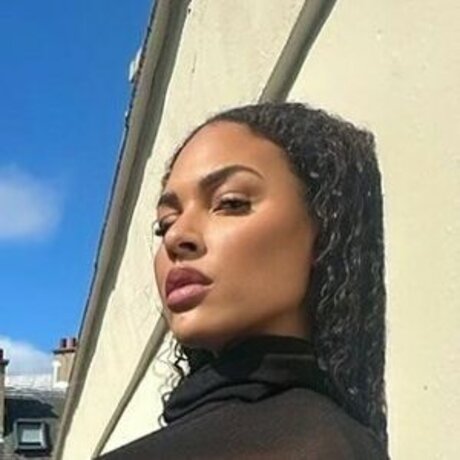 Naken lekkede OnlyFans-bilde av Liz Cambage