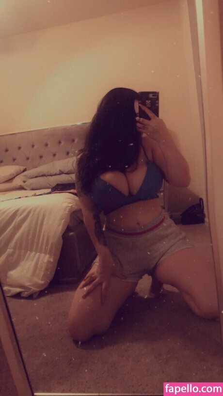 Photo nue de fuite OnlyFans de Nadianaughty1