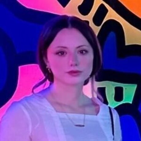 Lily Mo Sheen