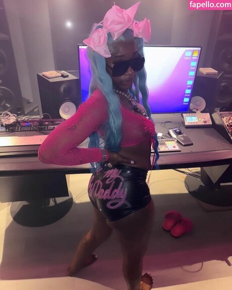 Foto desnuda filtrada de OnlyFans de Sexxy Red
