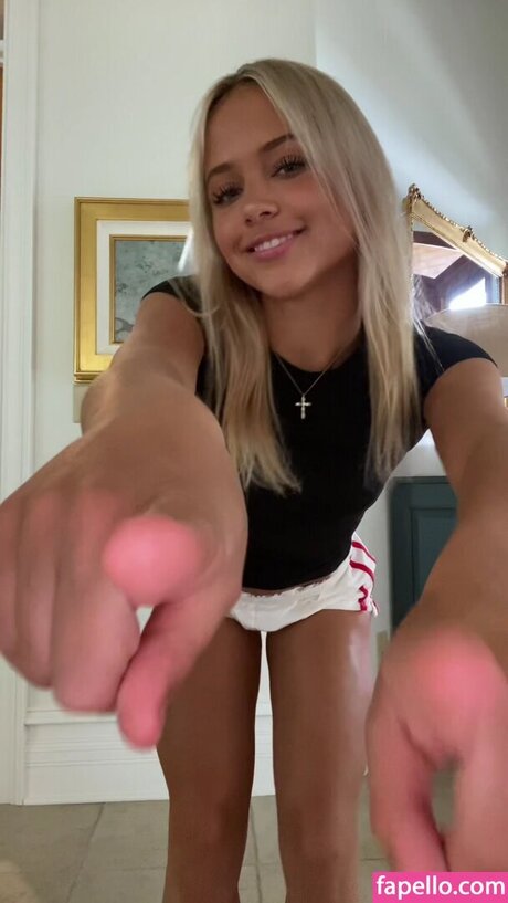 Alaston vuotanut OnlyFans-kuva Avery Worobel