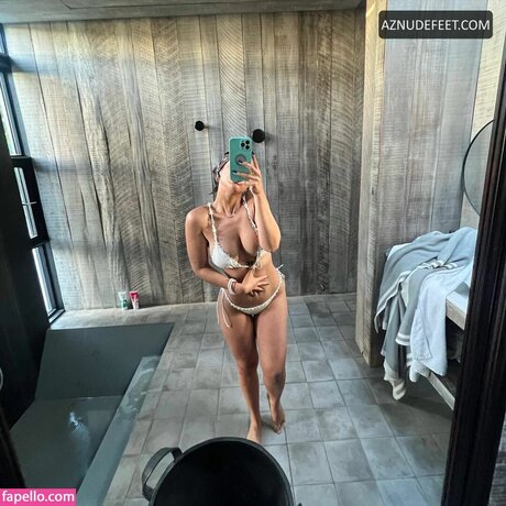 Nacktes geleaktes OnlyFans-Foto von Carlyn Romero