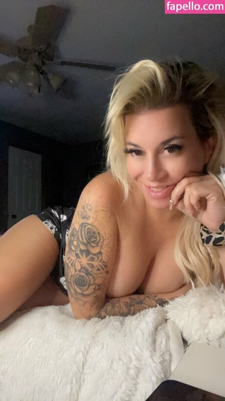 Alasti lekkinud OnlyFans-i pilt Charlizerazor