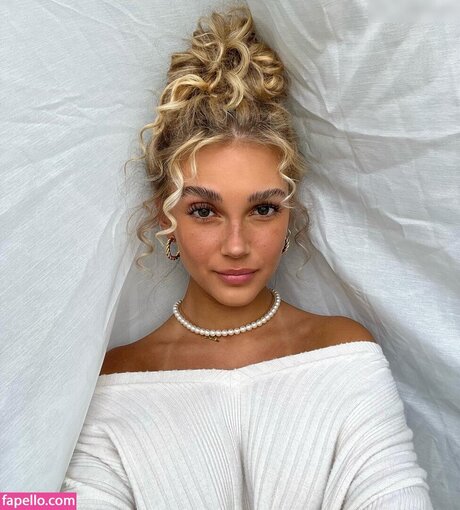 Naken lekkede OnlyFans-bilde av Lara Spengler