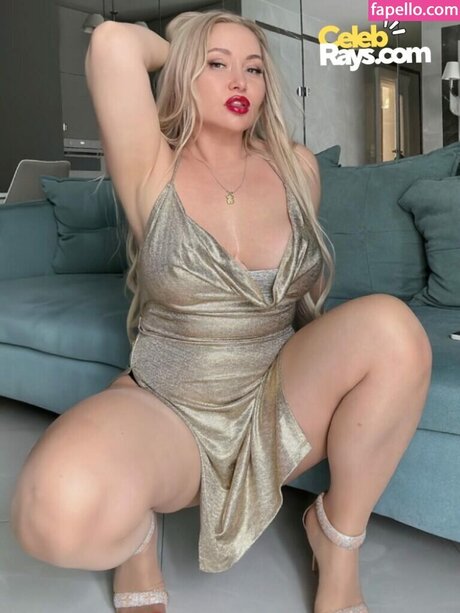 Naken läckt OnlyFans-bild av Stylebyanna