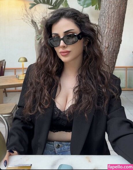 Foto desnuda filtrada de OnlyFans de Deniz Bada