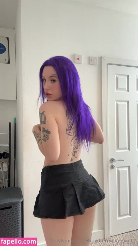 Nahá fotka uniklých OnlyFans od Strawberry Monoxide