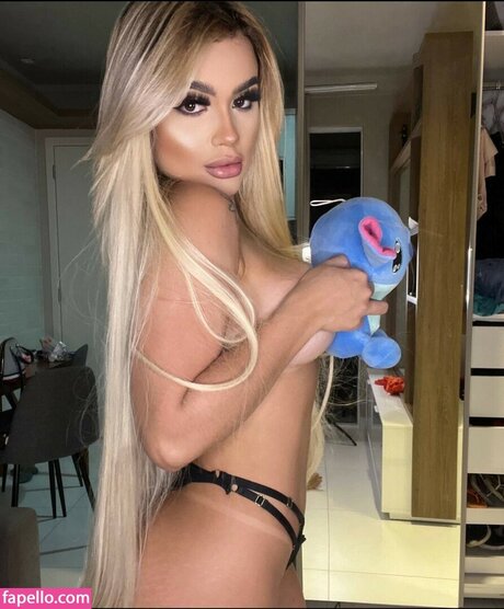 Debora Julia