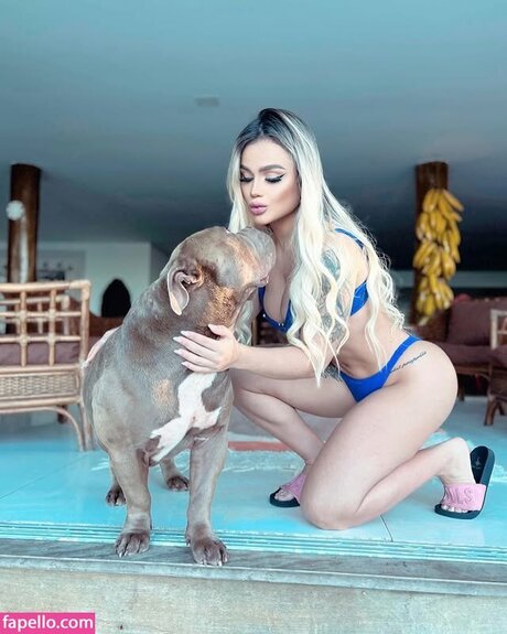 Debora Julia
