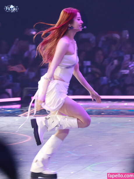 Huh Yunjin 