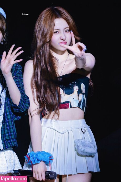 Huh Yunjin 