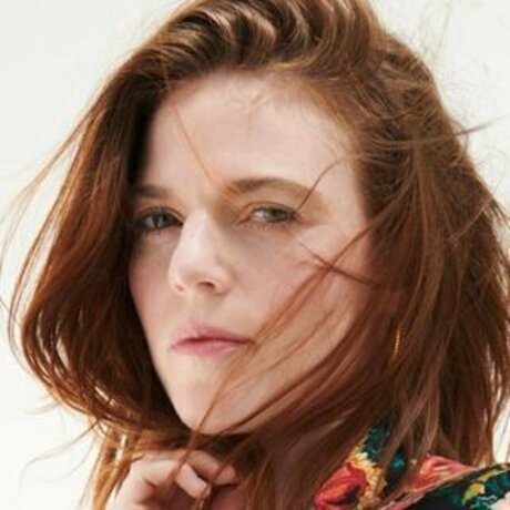 Foto desnuda filtrada de OnlyFans de Rose Leslie