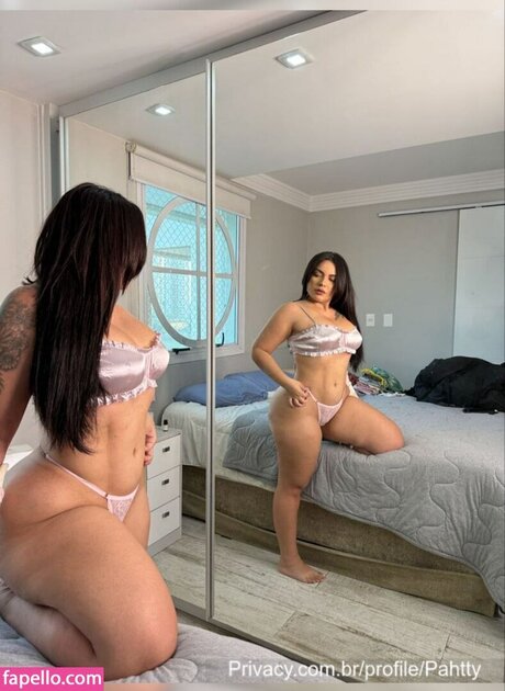 Naakte gelekte OnlyFans-foto van Pahtty