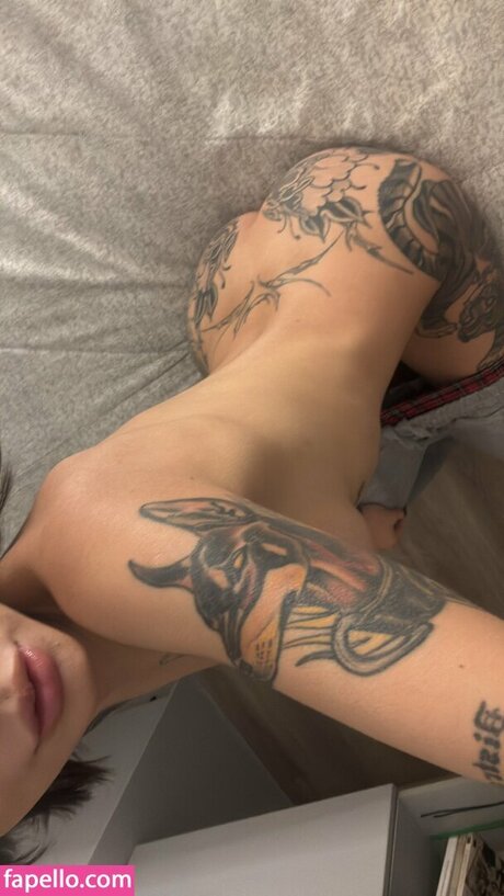 Nahá fotka uniklých OnlyFans od Rattsane Saneofficial