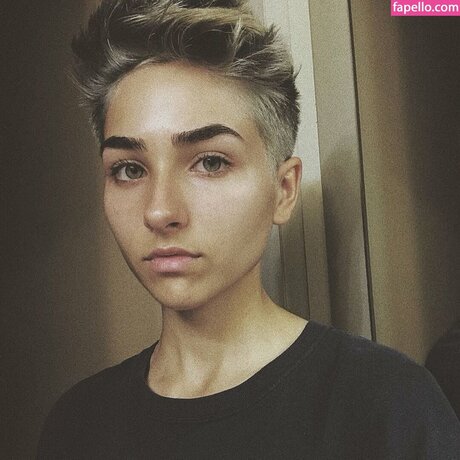 Обнаженная фотография утечки OnlyFans от Ohkaylin