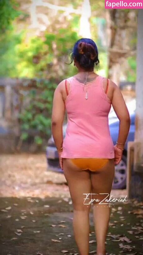 Обнаженная фотография утечки OnlyFans от Gowri Mathews