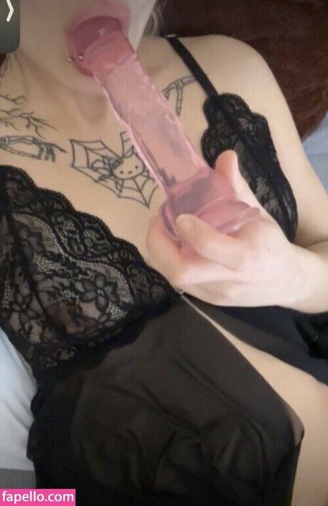Naakte gelekte OnlyFans-foto van Motorolaprincess
