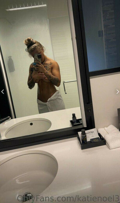 Nacktes geleaktes OnlyFans-Foto von Katienoel