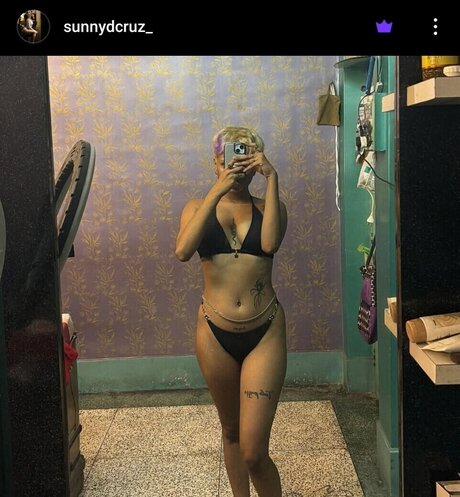 Naakte gelekte OnlyFans-foto van Sunnydcruz