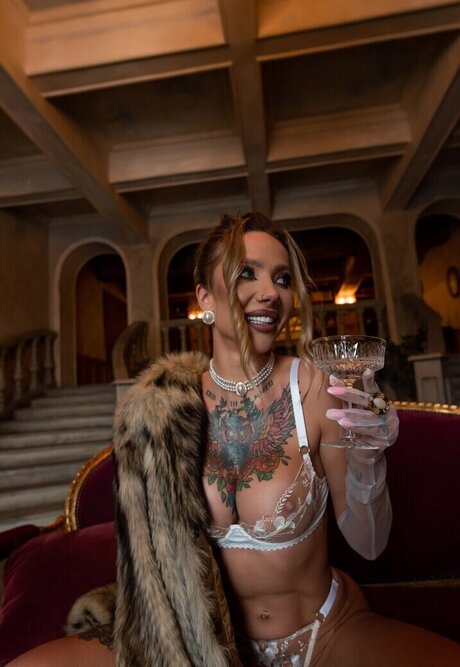 Naken läckt OnlyFans-bild av Kazamasha