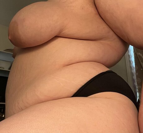 Foto di nudo di fuga di OnlyFans di Youmystme