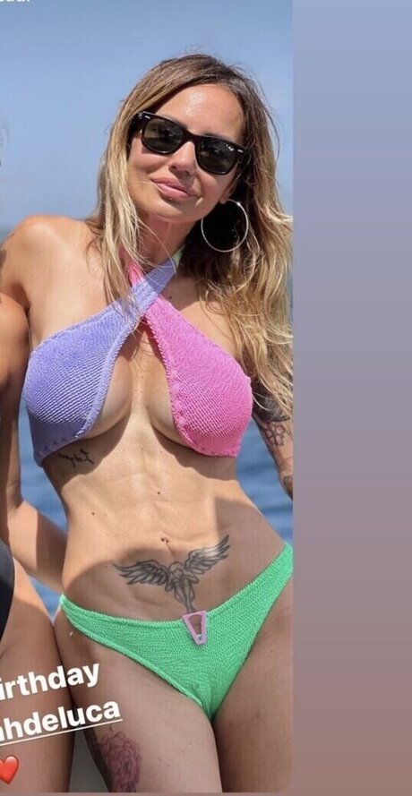 Nahá fotka uniklých OnlyFans od Deborah De Luca