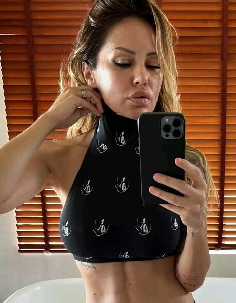 Alasti lekkinud OnlyFans-i pilt Deborah De Luca