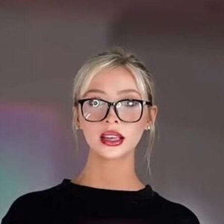 Emma Xlouise